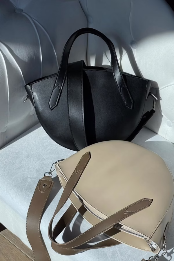 Овална дамска чанта-бежово и кафяво - 1 2