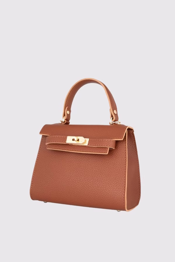 Малка дамска чанта с катинарче в цвят кафяво