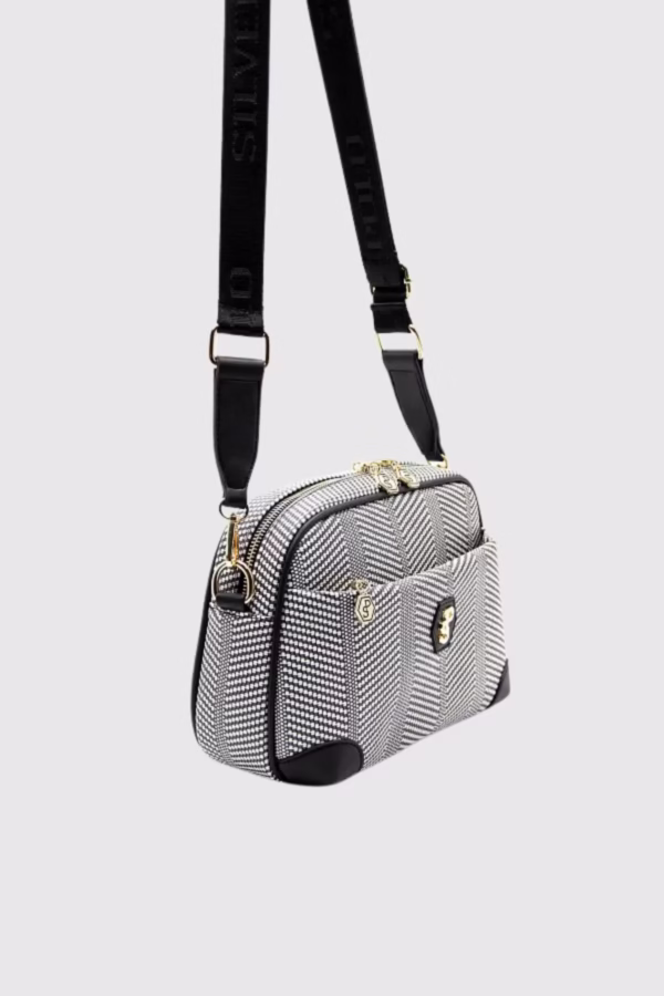 Спортна дамска чанта за през рамо в черен и бял цвят Silver&Polo