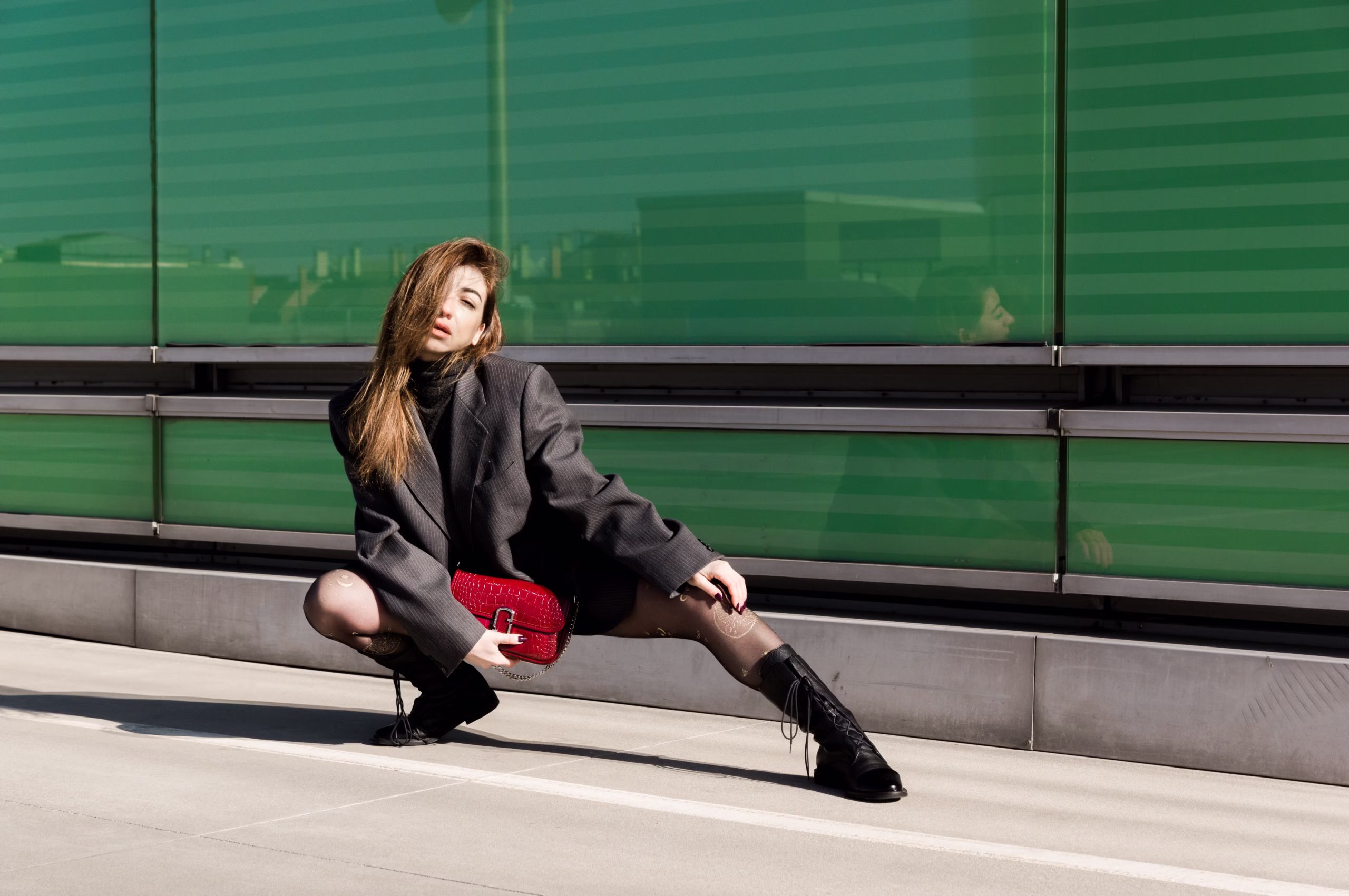 Какво вещаят тенденциите в дамските чанти за 2025 година?