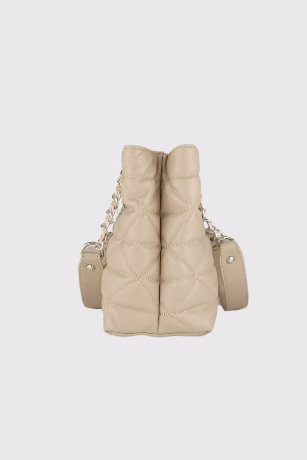 Капитонирана дамска чанта от еко кожа-бежово - viber image 2025 02 05 16 41 36 984