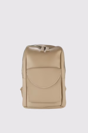Дамска раница с външен джоб в бежово