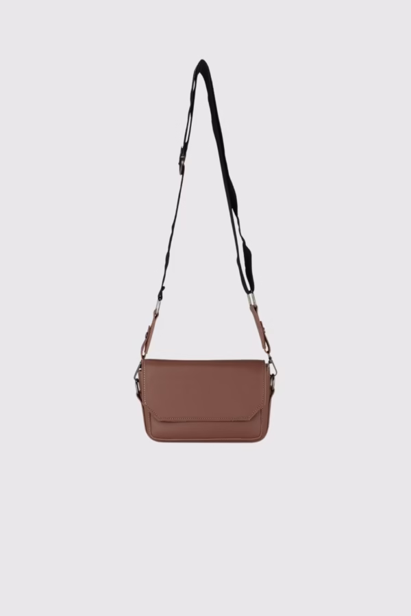 Мини дамска чанта в кафяво